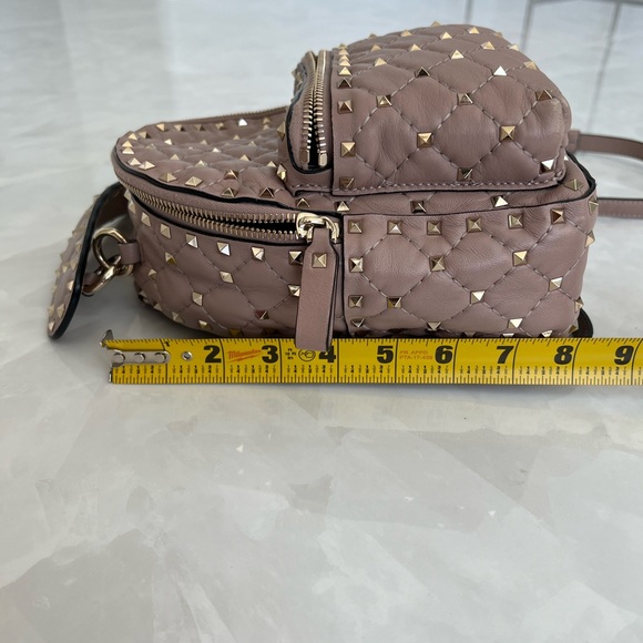 VALENTINO GARAVANI
Nappa Quilted Mini Rockstud Spike Backpack Poudre - Picture 16 of 16